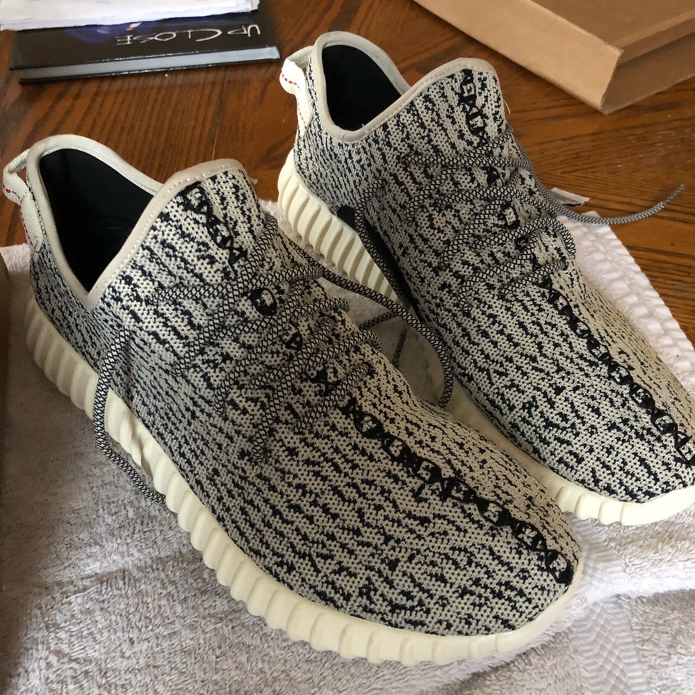 Yeezy Turtle Doves UA Size 11.5